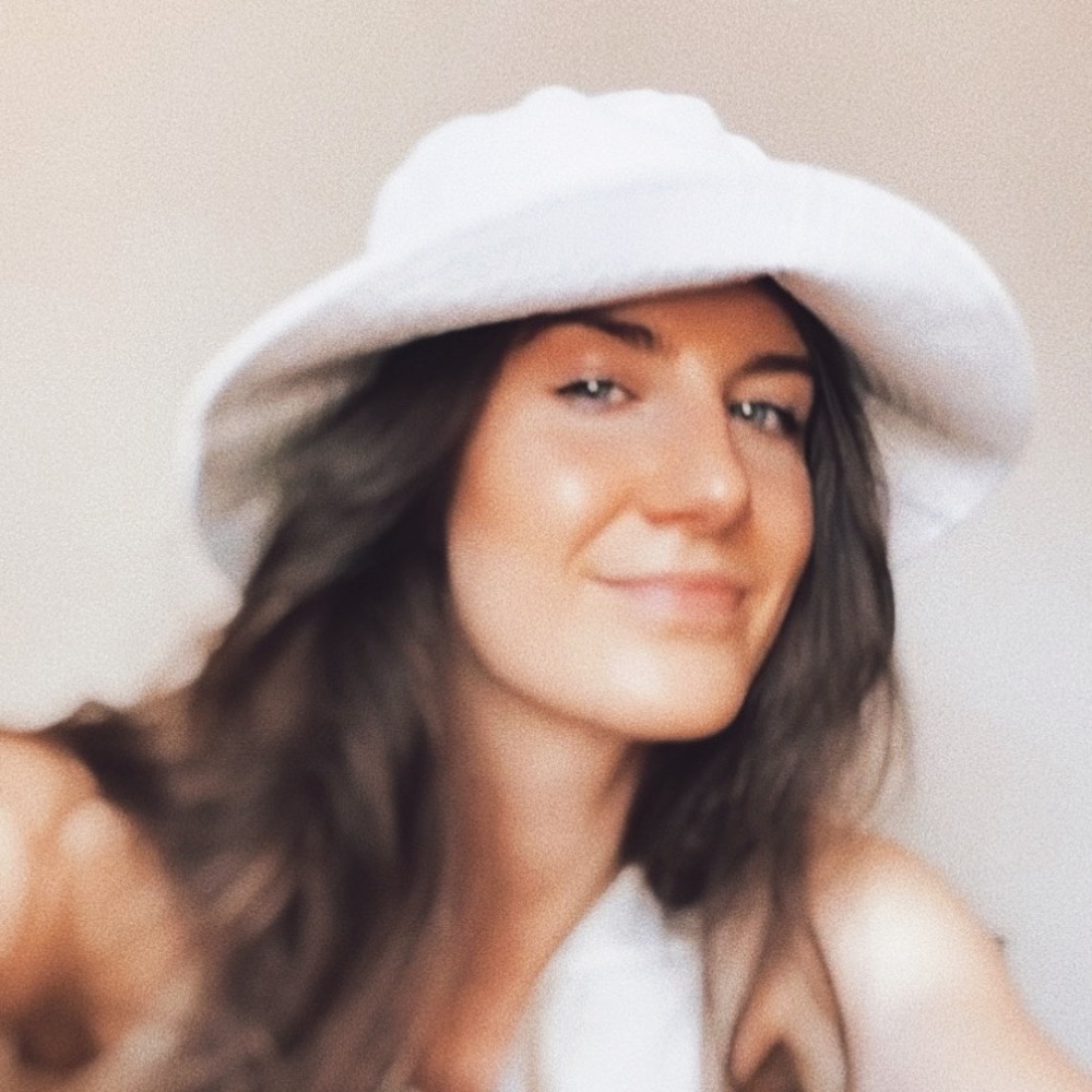 Meet your Posher, Laura